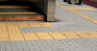 Тактильная плитка ПВХ в Новом Уренгое - купить от 728 руб. в ТротуарнаяПлитка