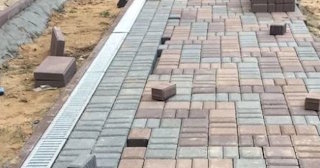 Укладка плитки на дорожке в Новом Уренгое от 832 руб. - доступная стоимость