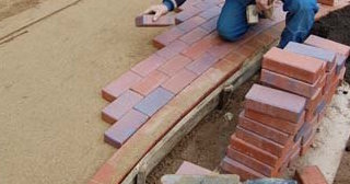 Установка тротуарной плитки в Новом Уренгое - цена от 832 руб. за работу