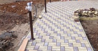 Укладка тротуарной плитки под ключ в Новом Уренгое в октябре