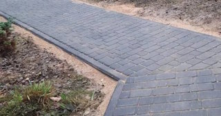 Укладка тротуарной плитки на основание в Новом Уренгое в октябре