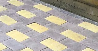 Укладка тротуарной плитки вокруг дома в Новом Уренгое - цены от 832 руб.