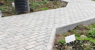 Профессиональная укладка брусчатки в Новом Уренгое в октябре