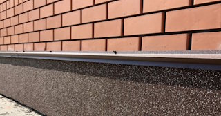 Облицовка цоколя керамогранитом в Новом Уренгое в октябре